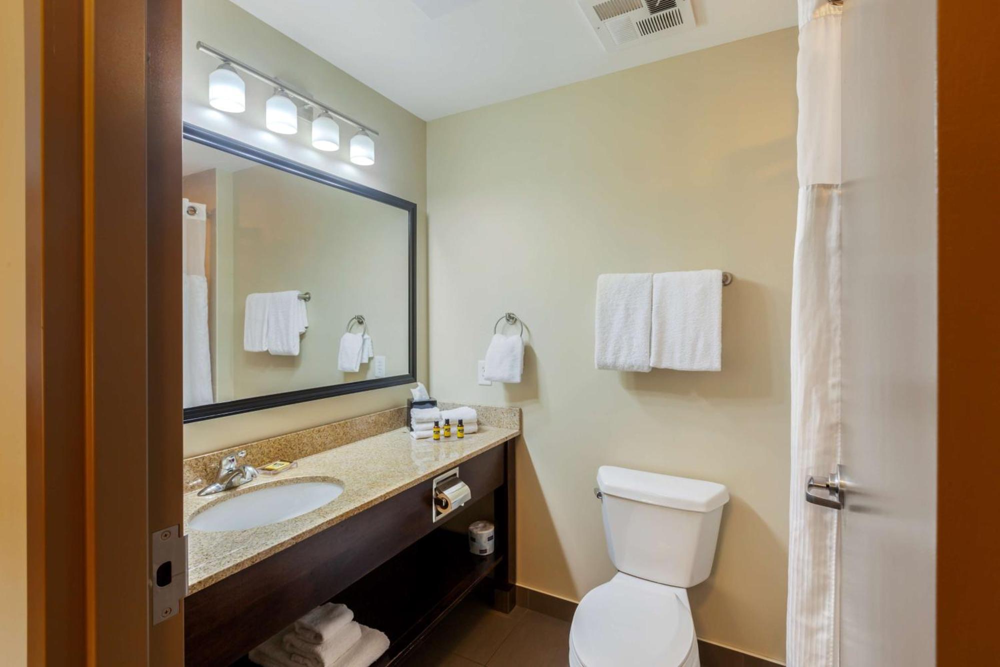 Best Western Plus Walkerton Hotel & Conference Centre Exteriör bild